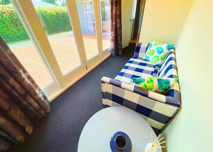 Cosy Family With A Sunny Deck *